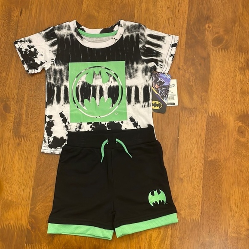 Batman shorts set- 40 - Picture 2 of 4